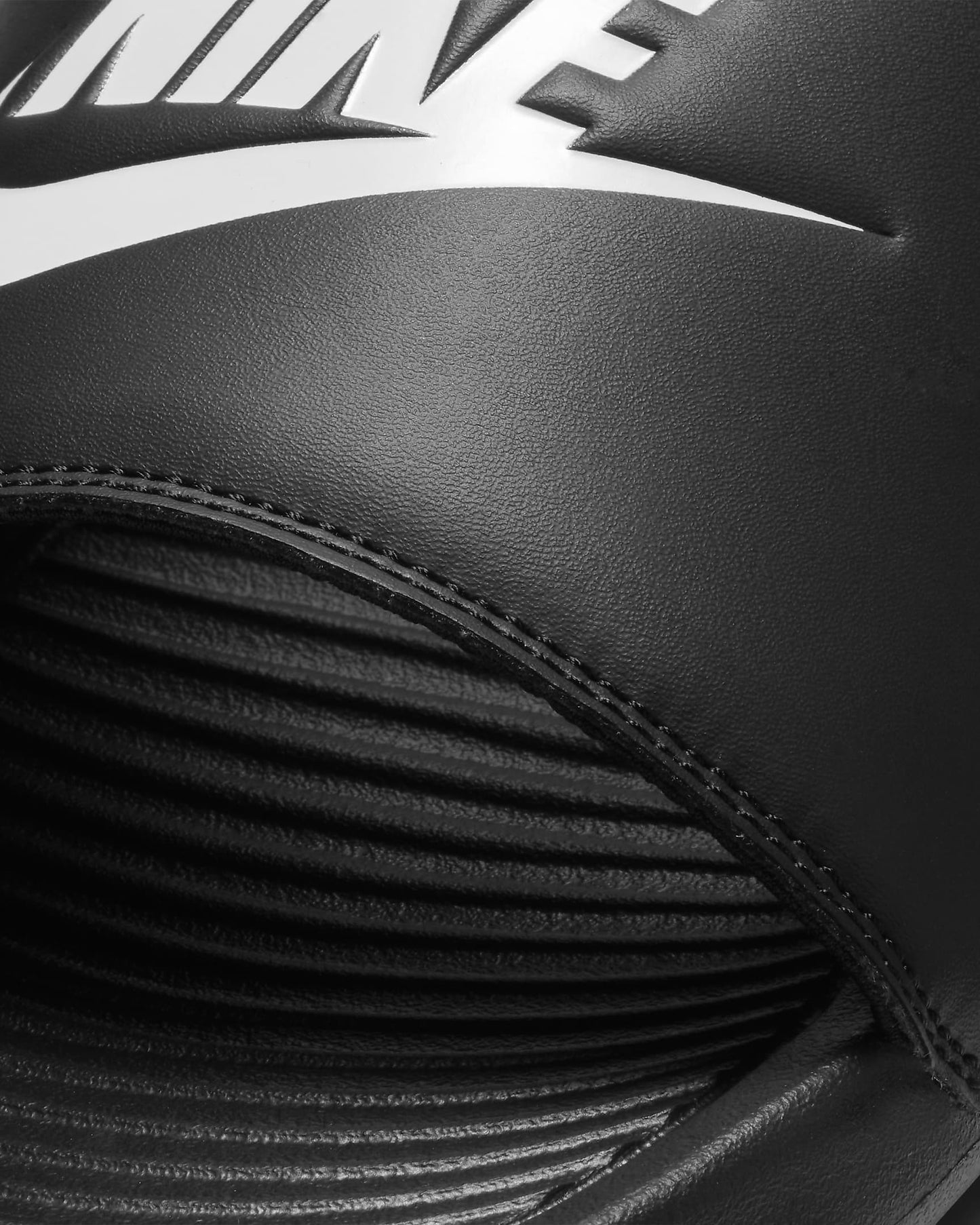 Nike Victori One Black White